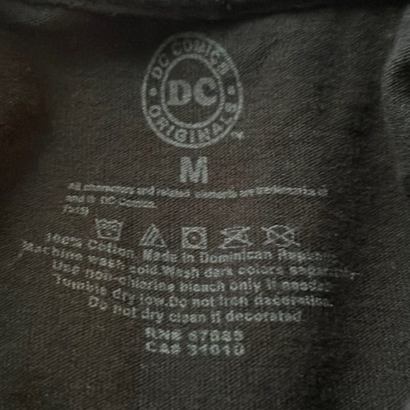 batman black shirt good condition no stain or hole - Picture 2 of 2